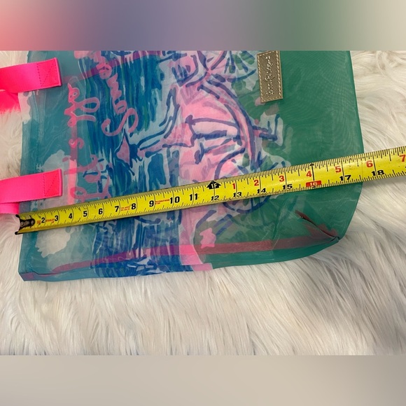 Nwot Lilly Pulitzer “Let’s Go Somewhere xx Lilly” Mesh Beach/Shopping Tote - Picture 5 of 8